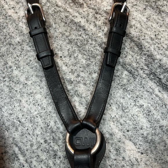 SOLD Excellent used condition black CWD bridge breastplate - Picture 3 of 16